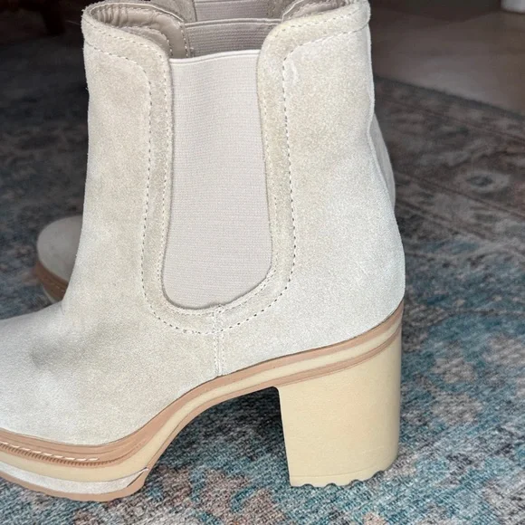 Steve Madden Lexa Cream Neutral Chunky Heeled Bootie 9 - Picture 6 of 14